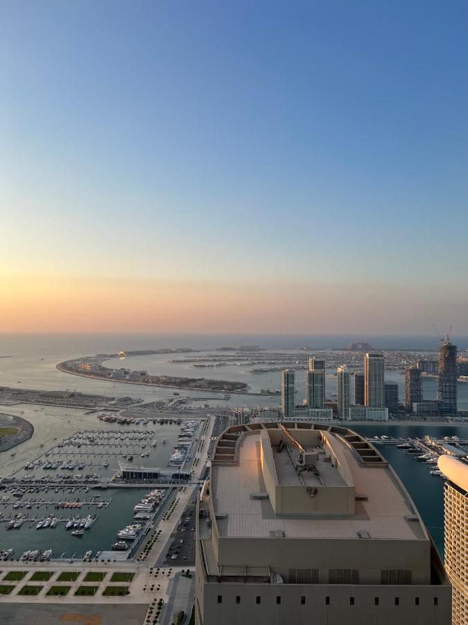 Two Continents Holiday Homes - Arabian Nights With Sea Views - Free Airport Pick-Up Over 5 Nights Dubai Eksteriør billede